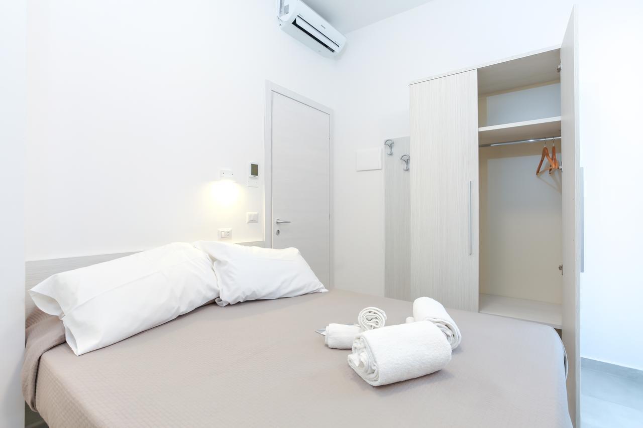 Hotel Tourist Meuble Римини Екстериор снимка